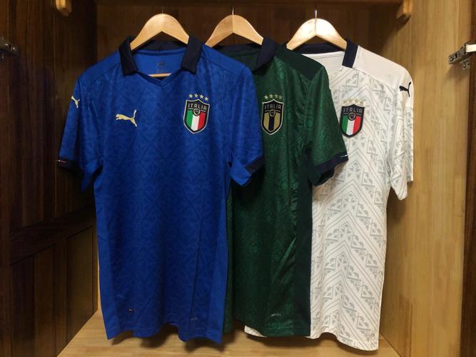 意大利球衣欧洲杯球衣对比（欧洲杯意大利球服颜色）