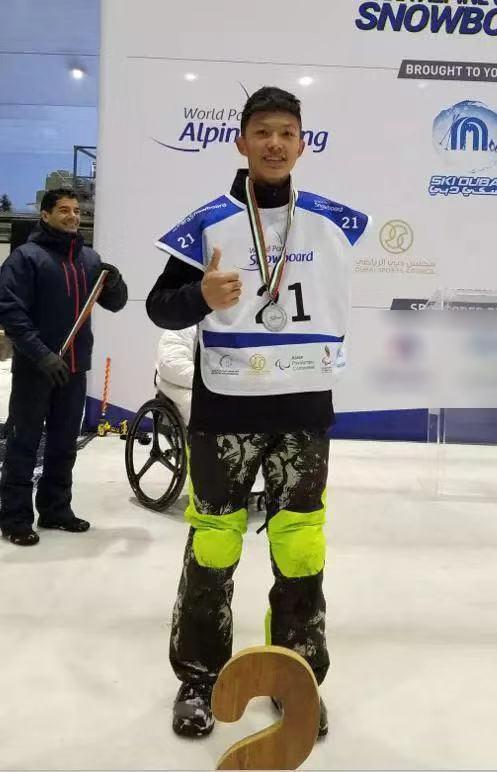 残疾单板滑雪欧洲杯领队（中国残疾人单板滑雪队）