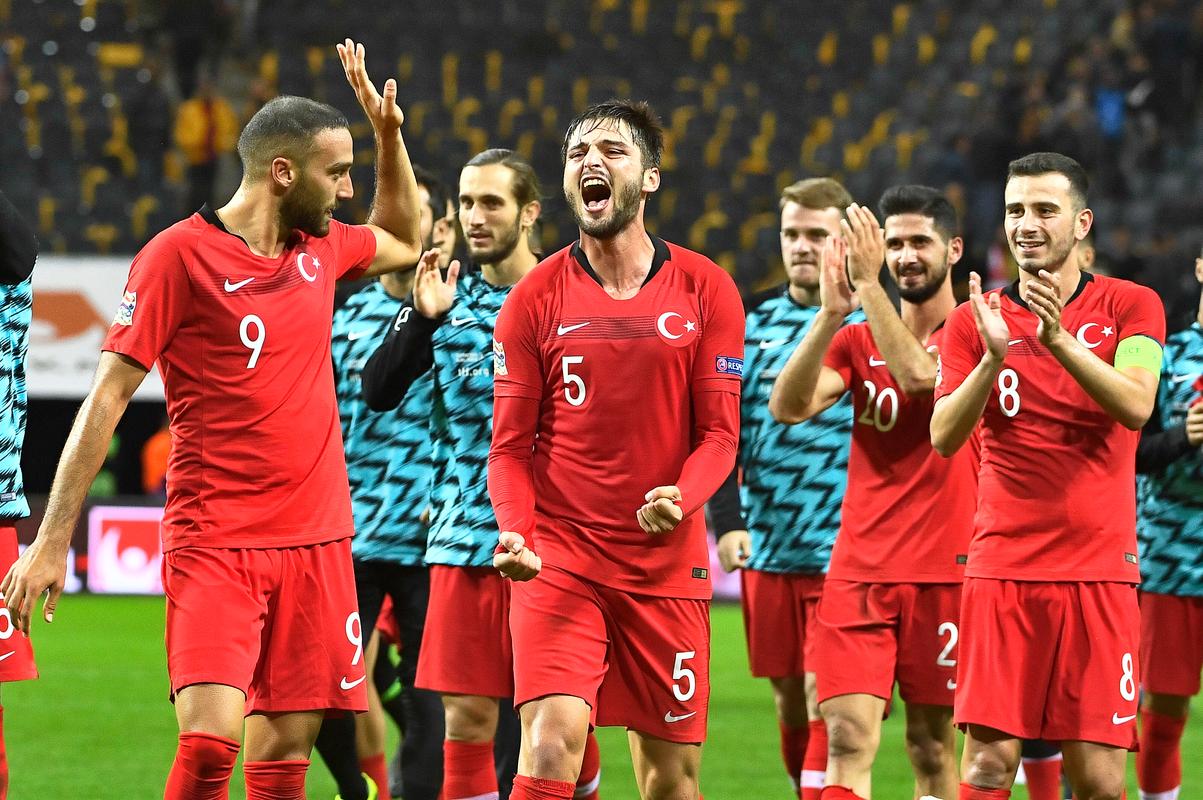 土耳其欧洲杯队员表现如何（土耳其欧洲杯阵容身价）
