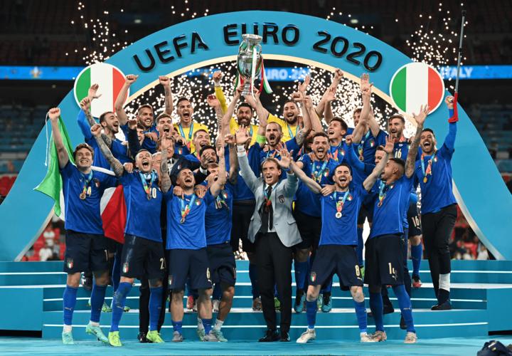 意大利欧洲杯夺冠下飞机（意大利时隔53年再夺欧洲杯!大赛6冠=欧洲第二）